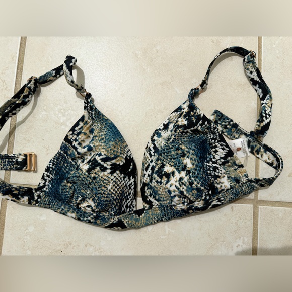 Snake Print Bikini - Picture 2 of 3